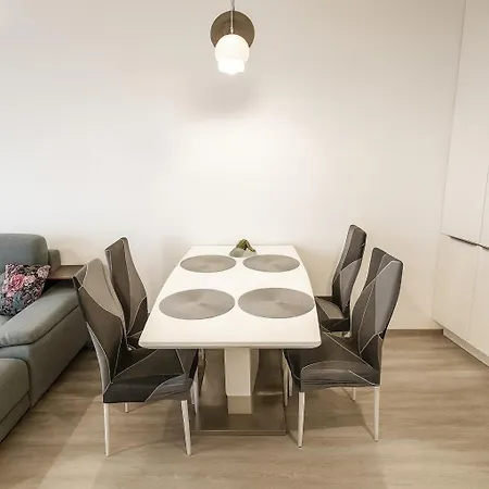 5-style In The Heart Of 1 Min From The Main