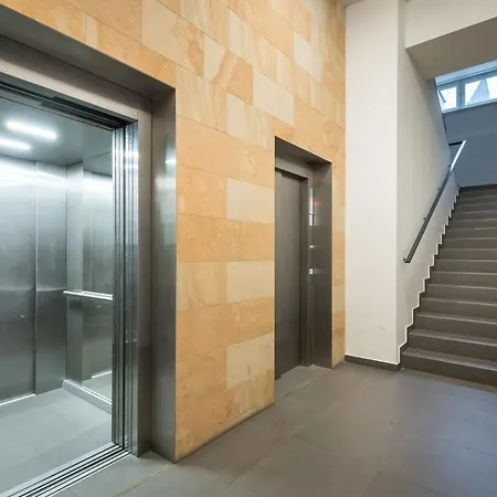 Apartment 5-style In The Heart Of 1 Min From The Main *